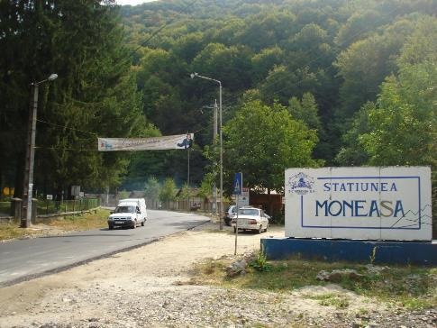 intraremoneasa Intrarea in Moneasa
